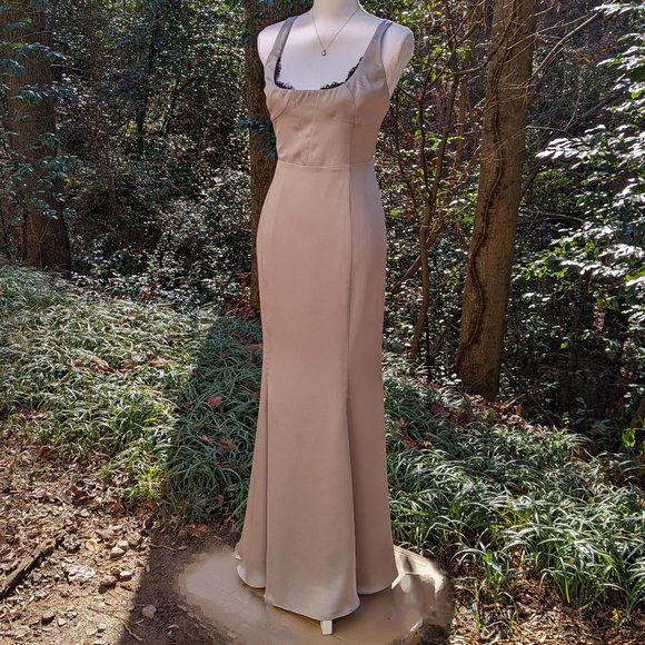 FAME and PARTNERS Silver Gray Gown in Satin and Black Lace Size 12 Brand New - Picture 1 of 9